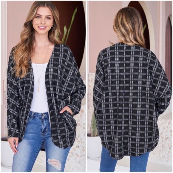 Sweaters - NEW Black Plaid Round Hem Cardigan with Pockets